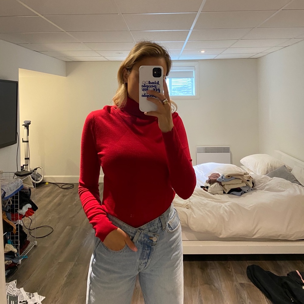 Red turtleneck - Picture 3 of 4